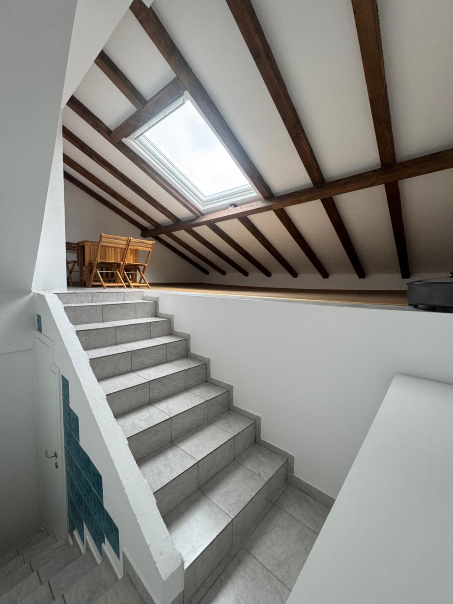 Urban Apartma *